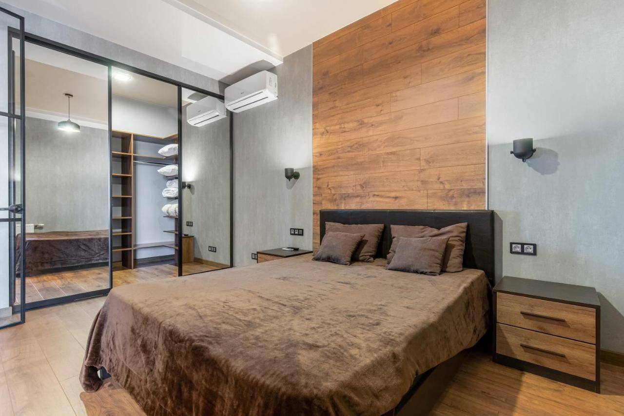 Sea Symphony Wood Style Apartment Odessa Dış mekan fotoğraf