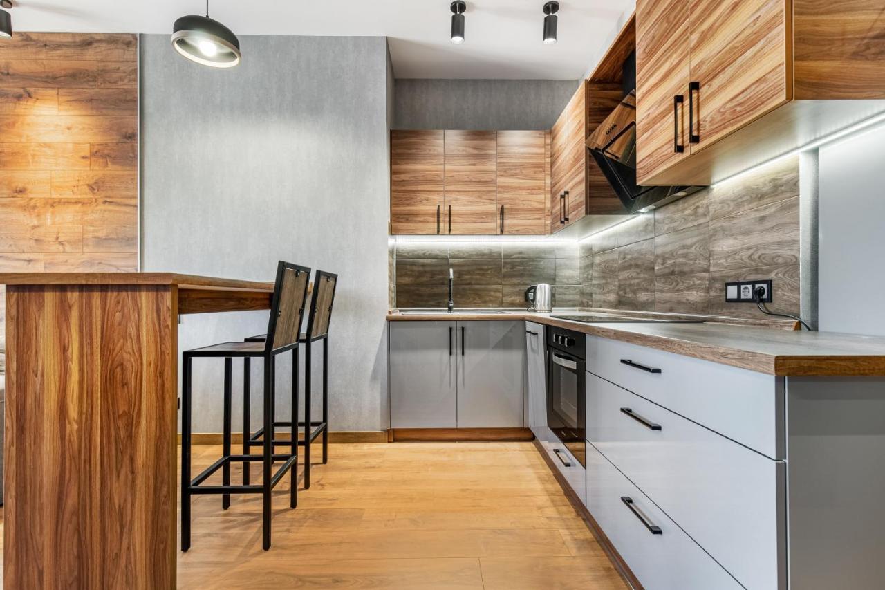 Sea Symphony Wood Style Apartment Odessa Dış mekan fotoğraf