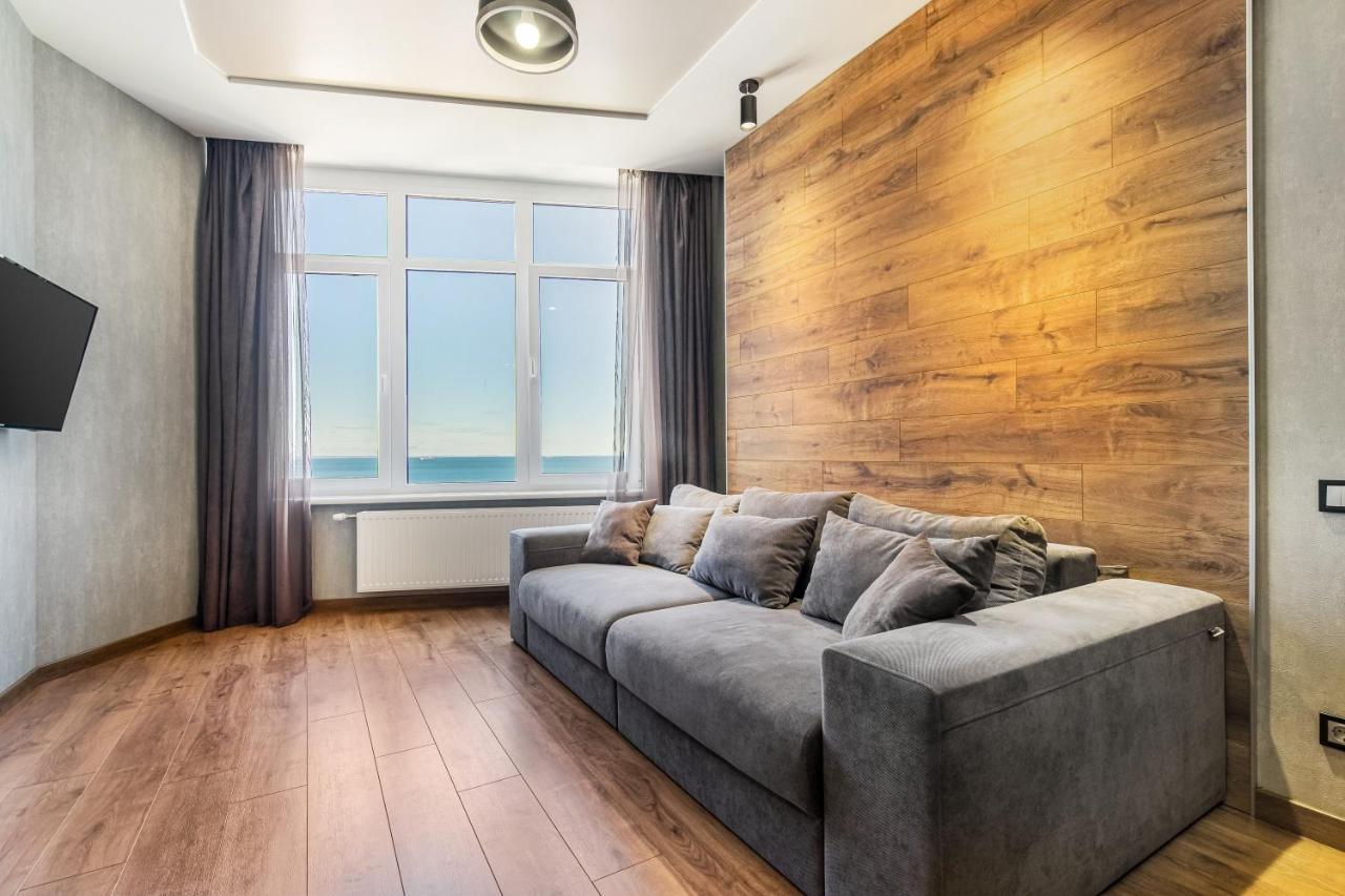 Sea Symphony Wood Style Apartment Odessa Dış mekan fotoğraf
