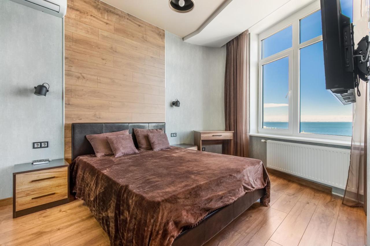 Sea Symphony Wood Style Apartment Odessa Dış mekan fotoğraf