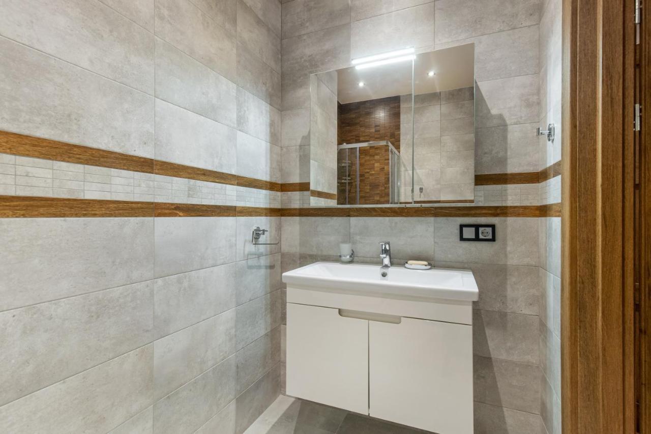 Sea Symphony Wood Style Apartment Odessa Dış mekan fotoğraf